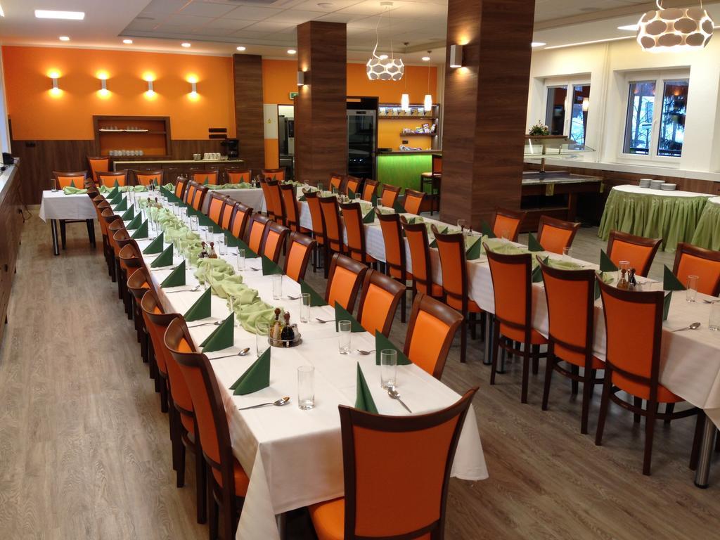 Hotel Odra ออสตราวิเซ ภายนอก รูปภาพ
