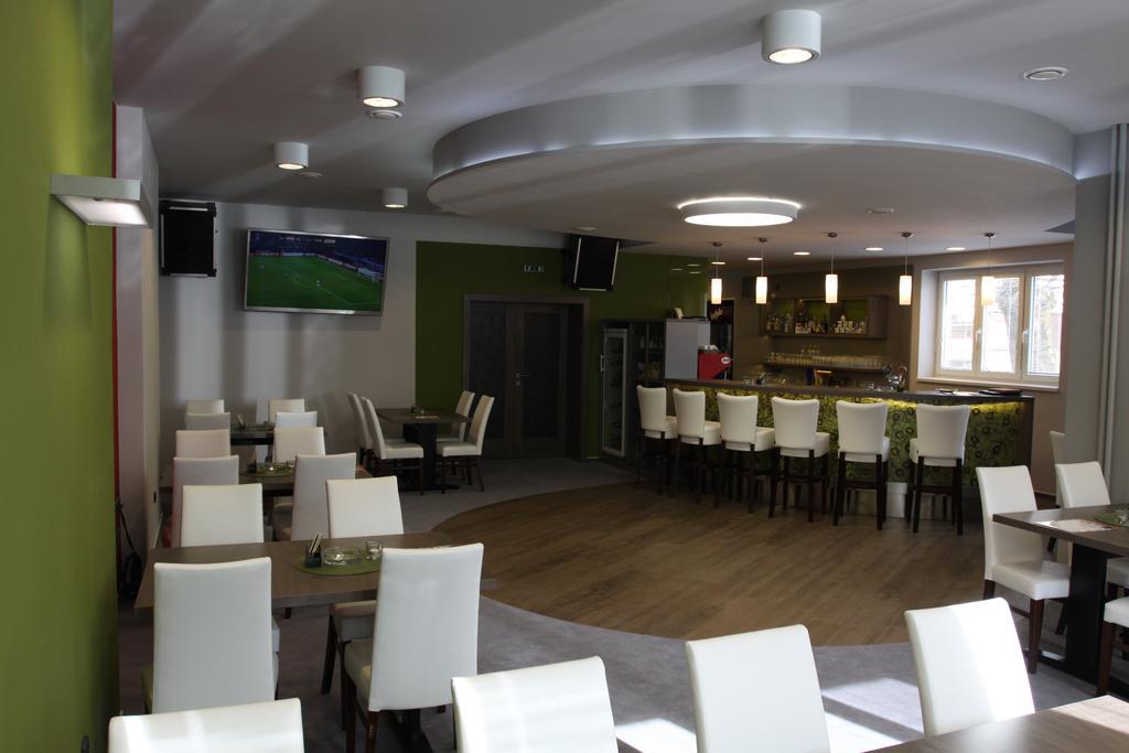 Hotel Odra ออสตราวิเซ ภายนอก รูปภาพ