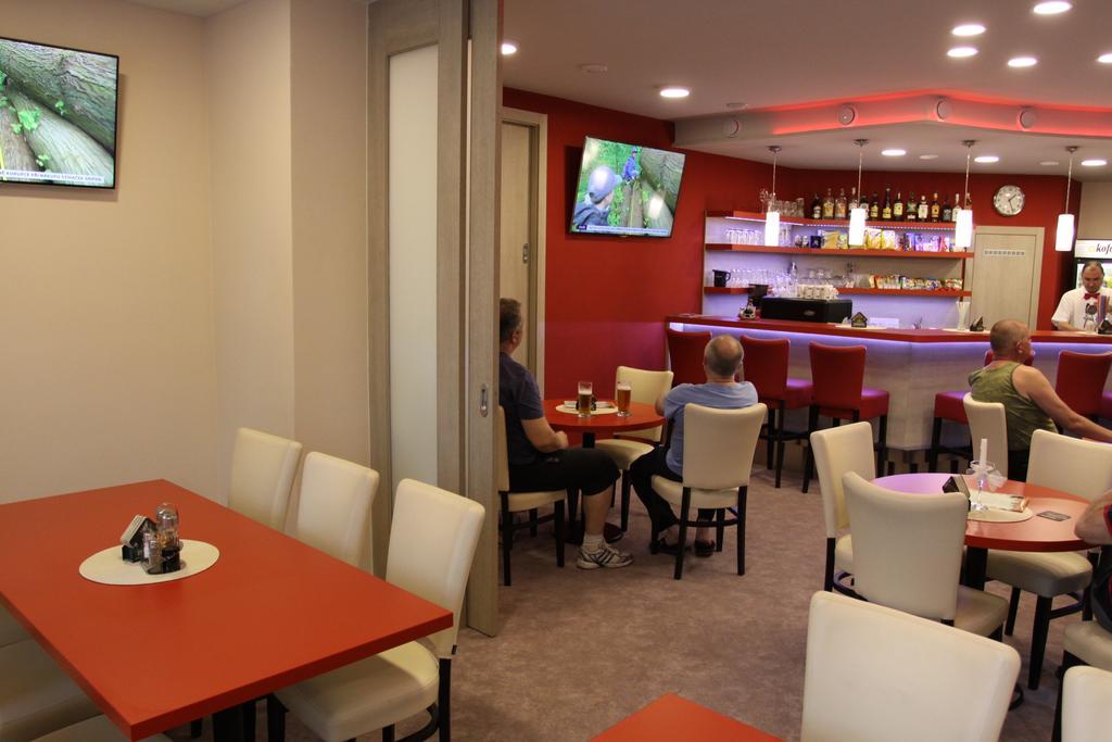 Hotel Odra ออสตราวิเซ ภายนอก รูปภาพ