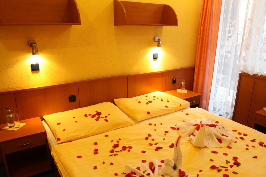 Hotel Odra ออสตราวิเซ ภายนอก รูปภาพ