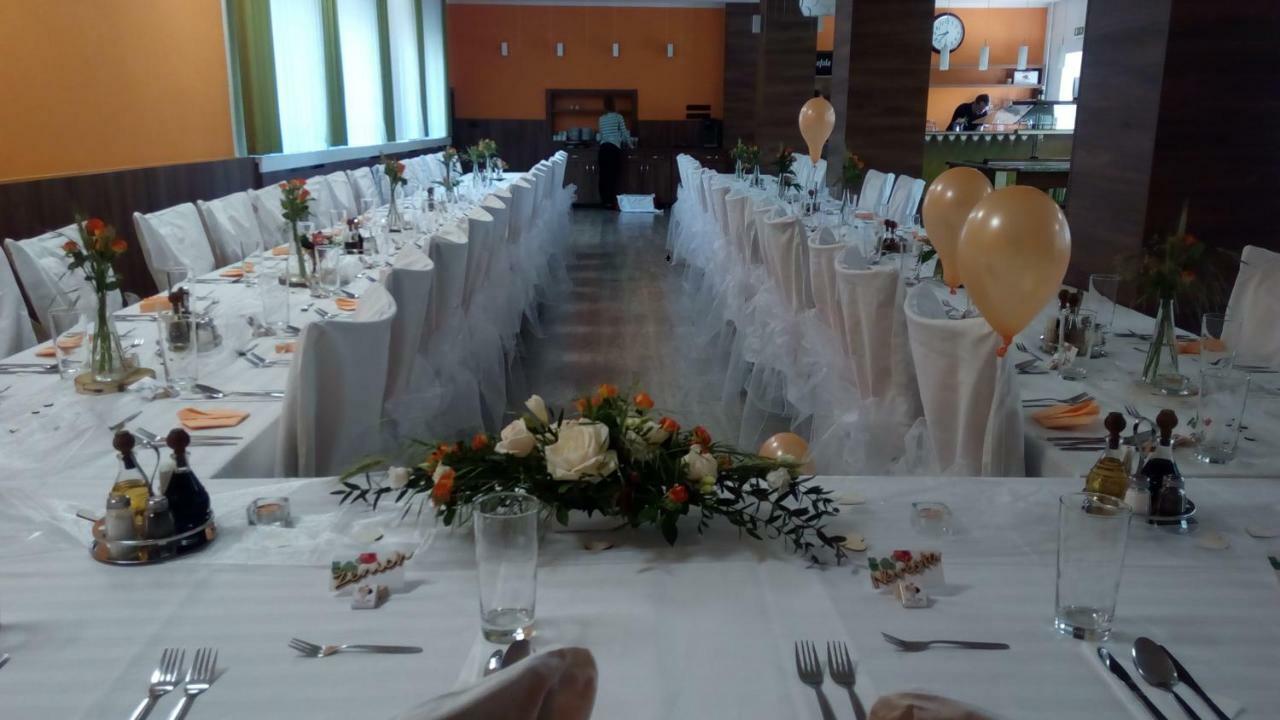 Hotel Odra ออสตราวิเซ ภายนอก รูปภาพ